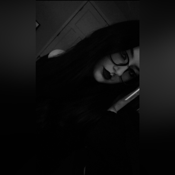 Meet your Posher, Amelia - Picture 3 of 5